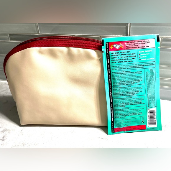 Cosmetic bag & Hair mask - Picture 2 of 3